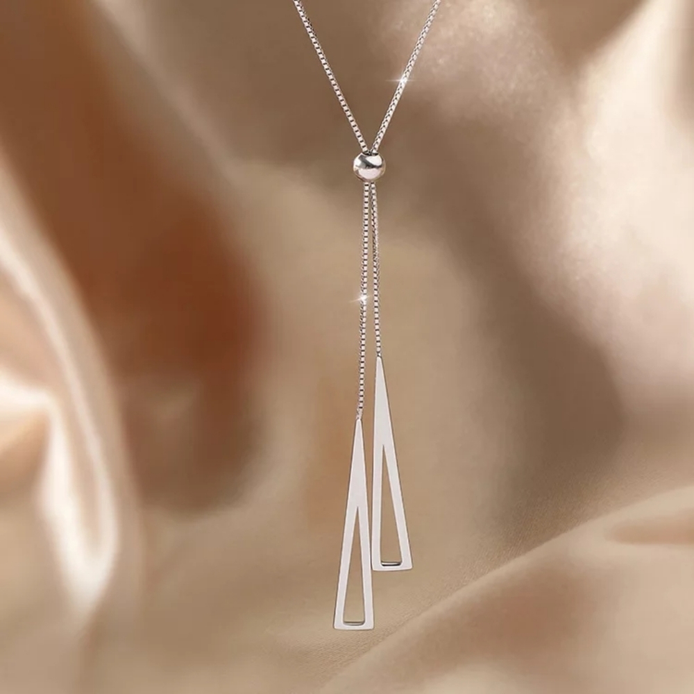 Triangle necklace - Picture 3 of 4